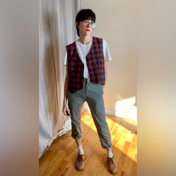 Vintage Plaid Vest - Picture 2 of 12